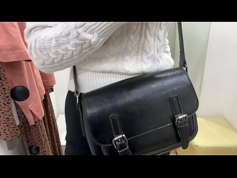 ❤️ Публична мастурбация на младата кучка FeralBerry с вибратор в стаята за обличане ☑ Порно в bg.teenactivewear.ru ️